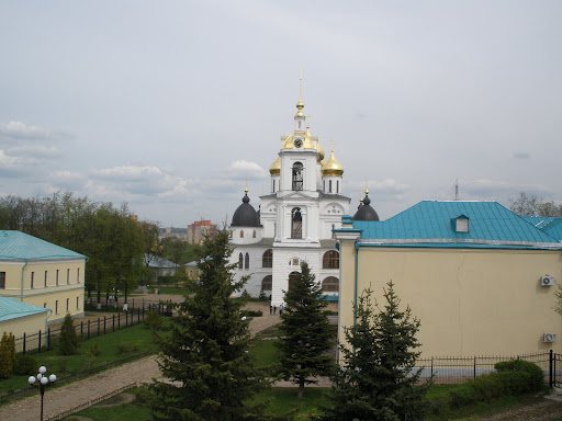 Вид на постройки Дмитровского кремля