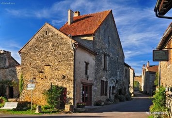 Замки Франции: Замок Шатонёф-ан-Осуа , Ch?teauneuf-en-Auxois фотография 10