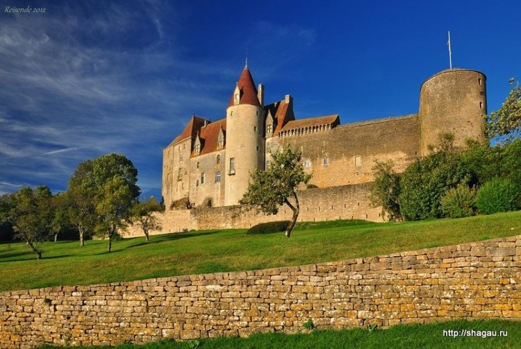 Замки Франции: Замок Шатонёф-ан-Осуа , Ch?teauneuf-en-Auxois фотография 2