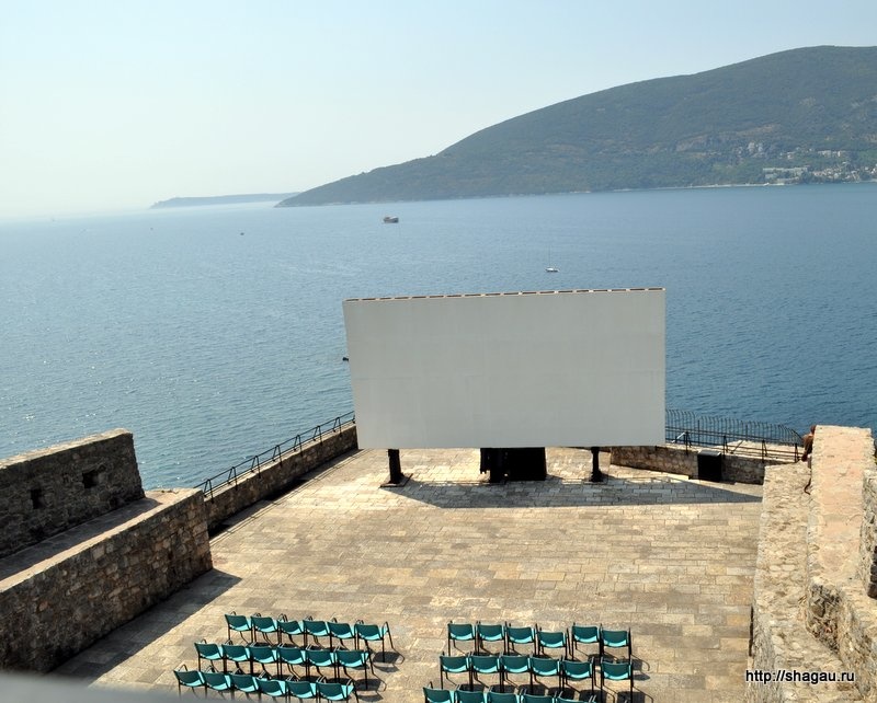 Кинотеатр в Морской крепости
