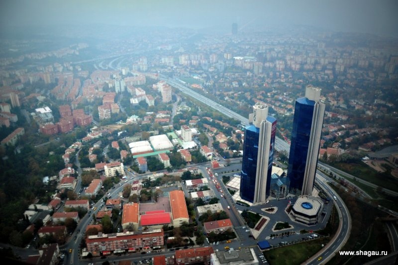 Вид на современный Стамбул