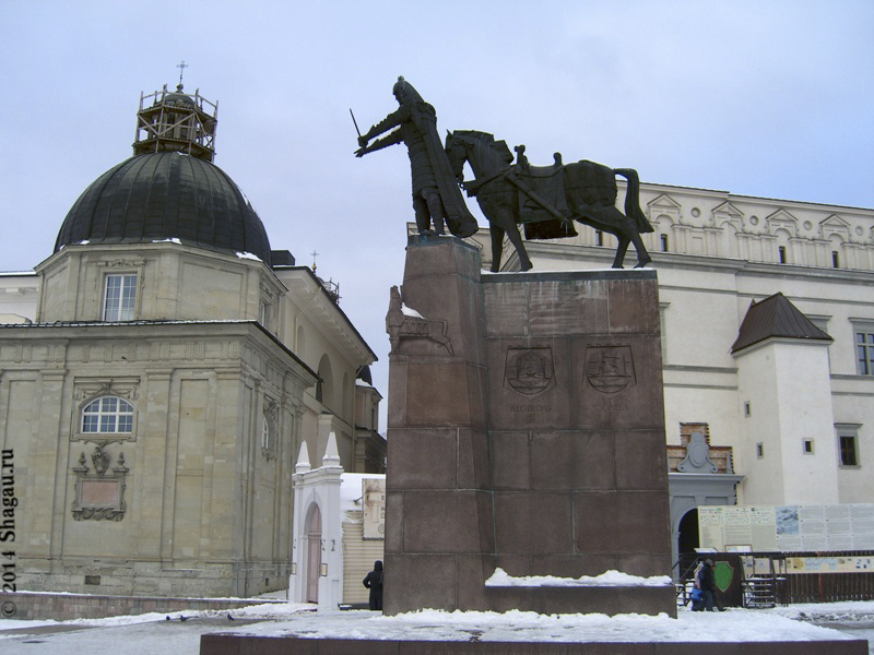 Вильнюс. Памятник Гедиминасу