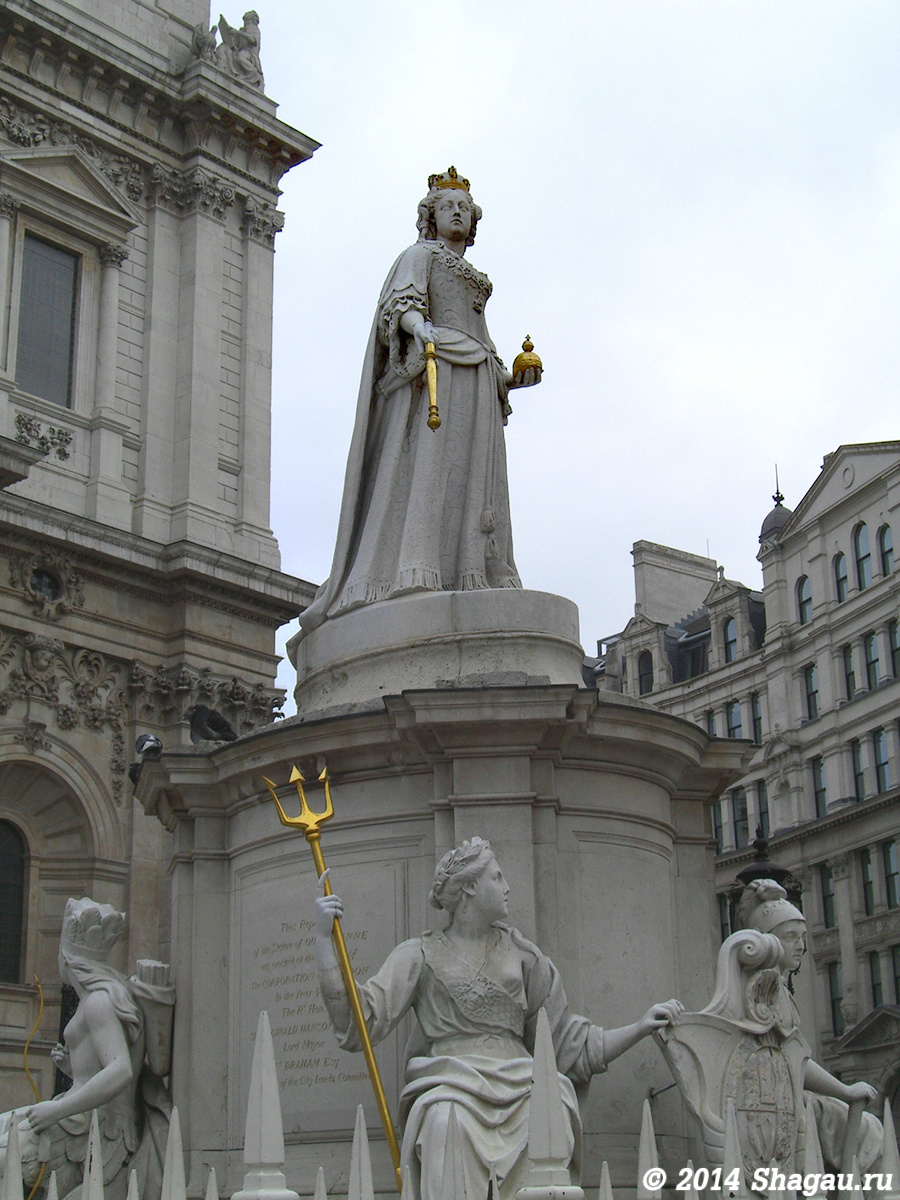 Статуя королевы Анны