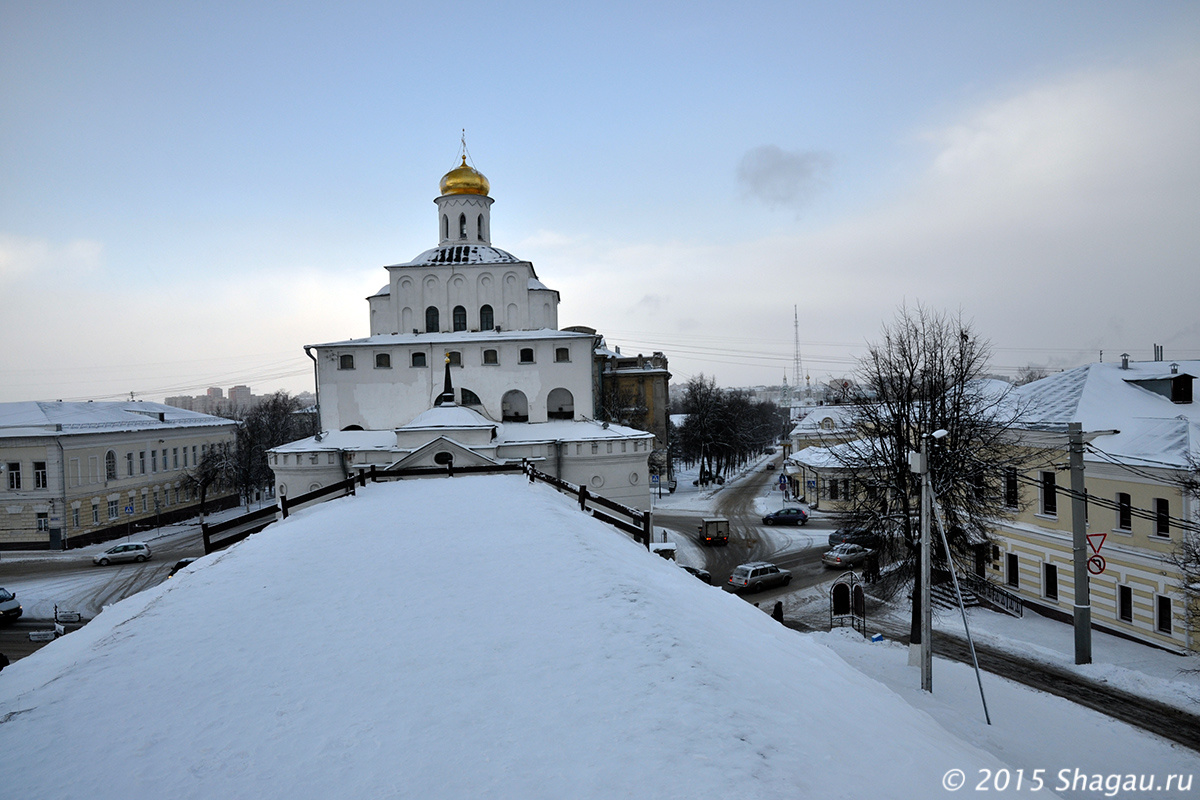 Золотые ворота Владимира, вид с высоты крепостного вала