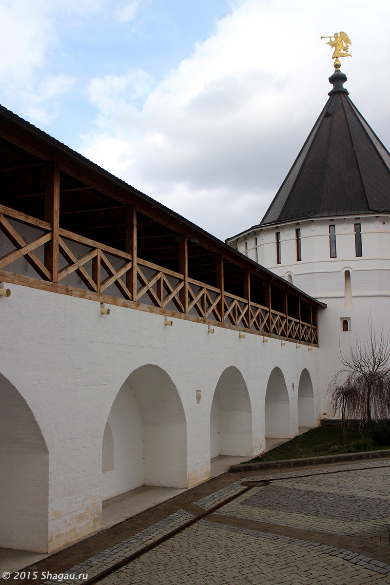 Стены Высоцского монастыря