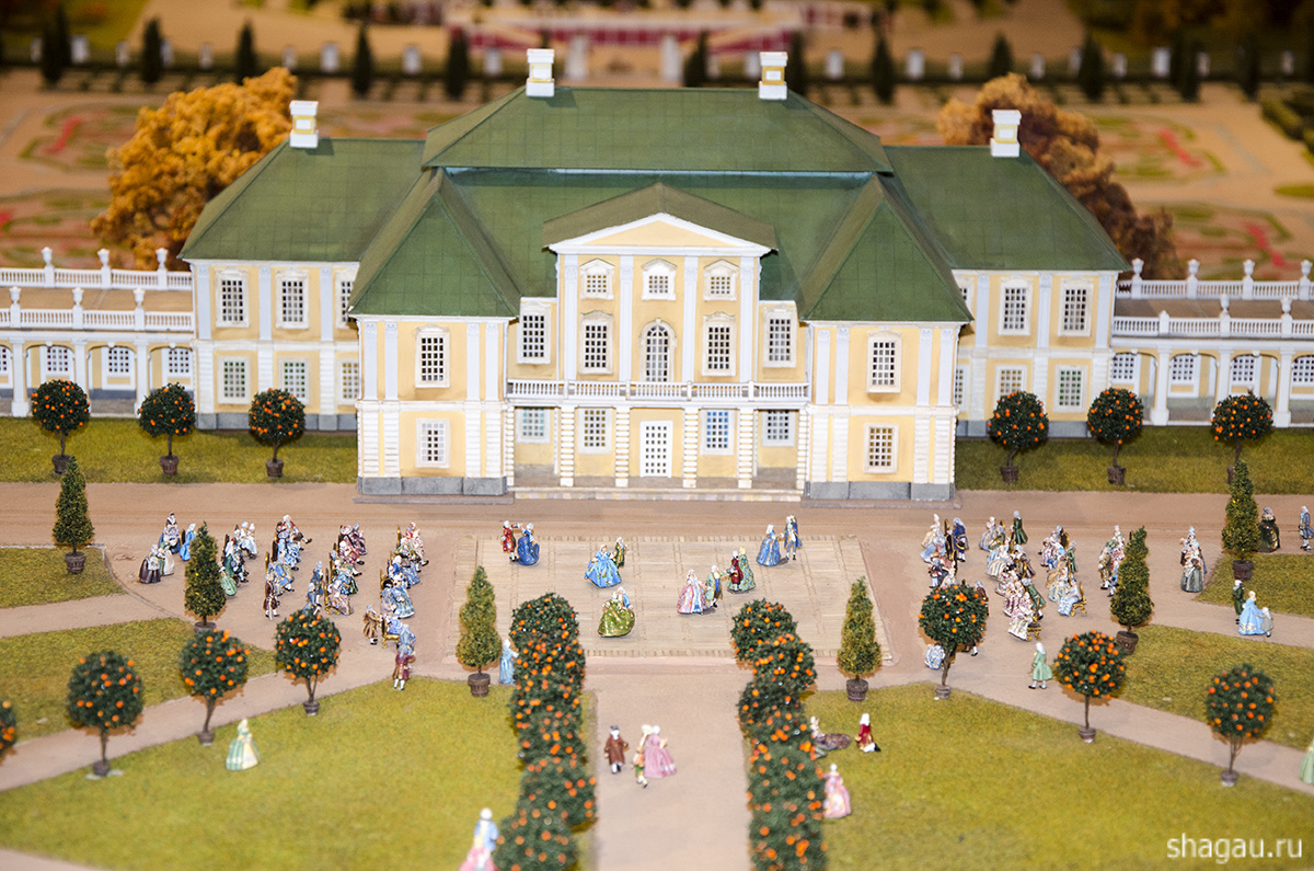 Дворец на макете Петровская акватория