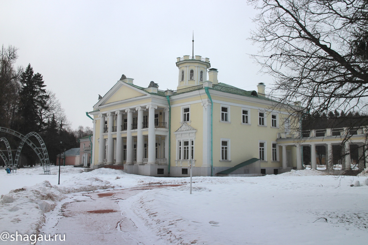 Главный дом усадьбы Валуево