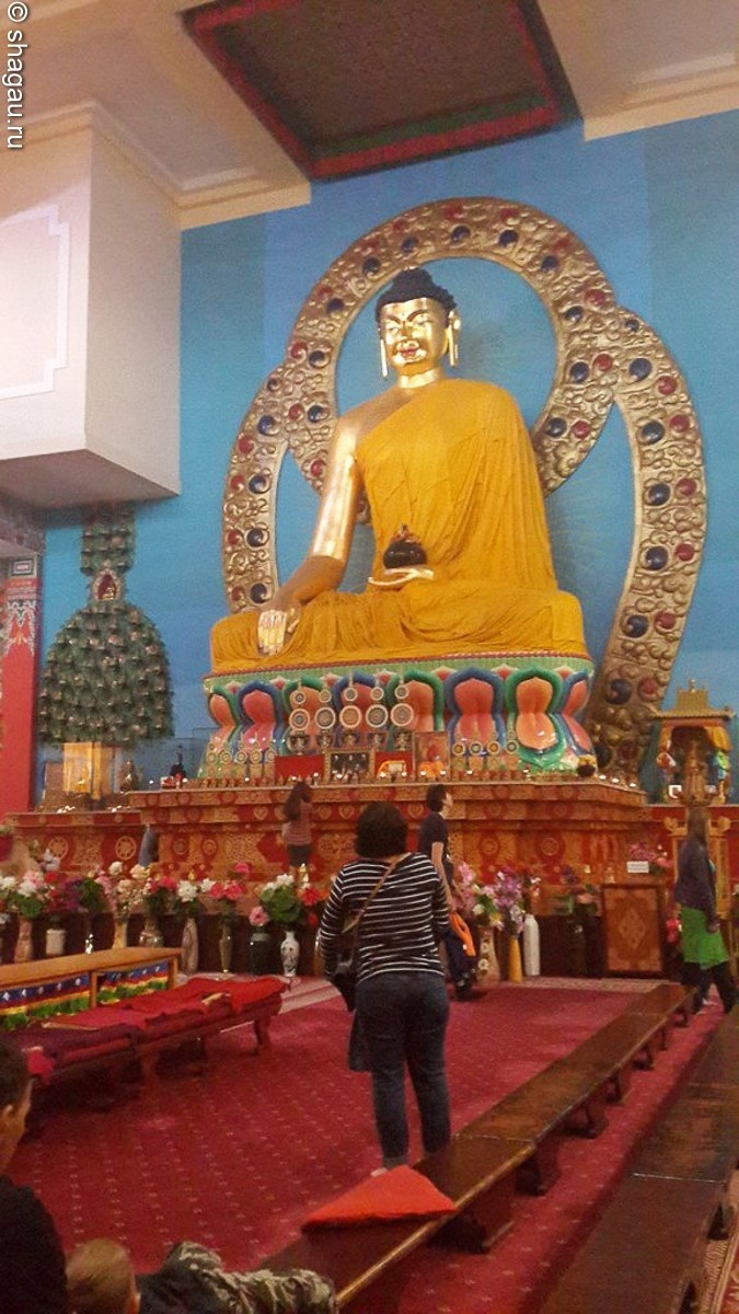 статуя "Будда Шакьямуни"