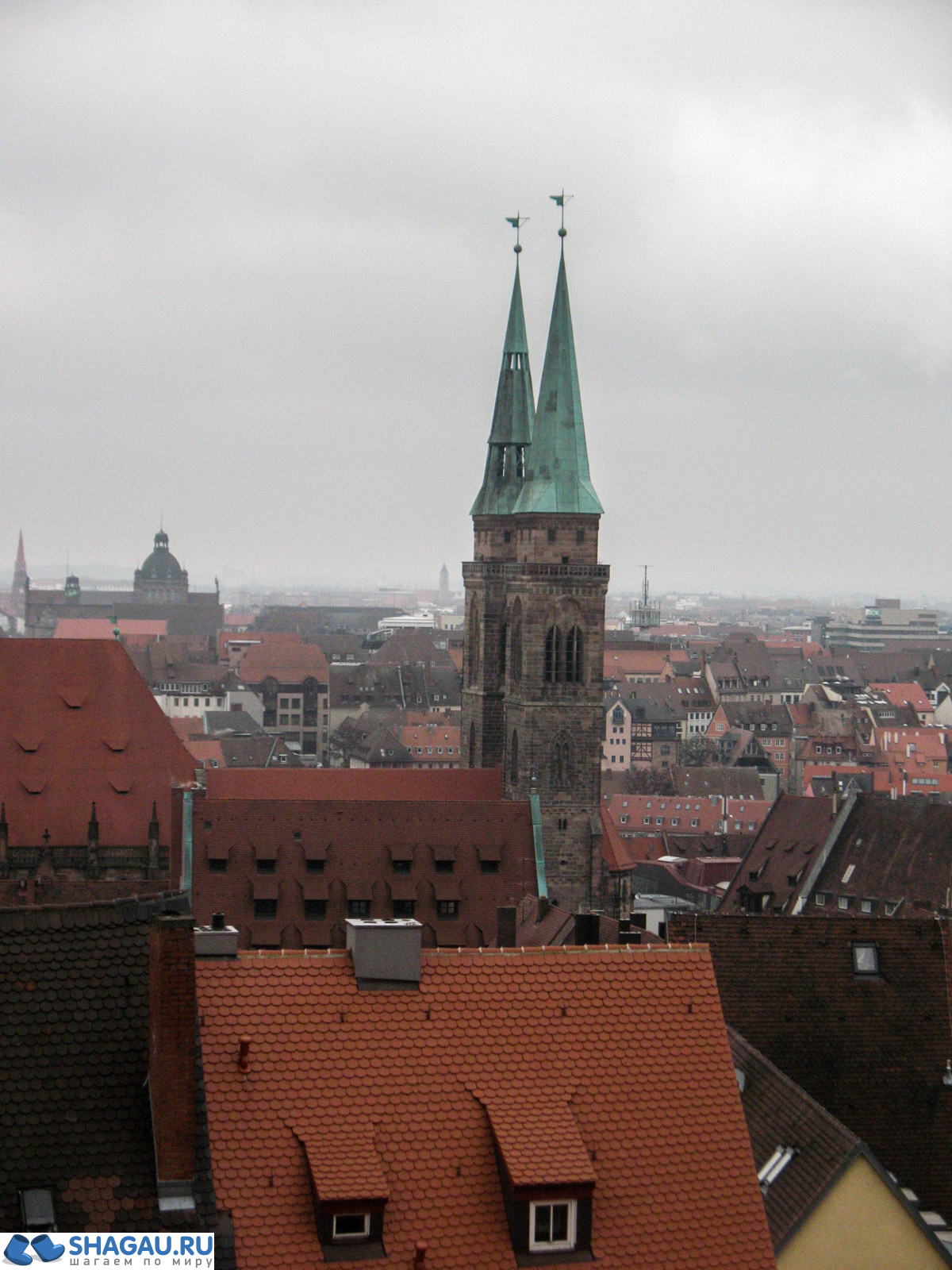 Вид на церковь св. Себльда с Нюрнбергской крепости.