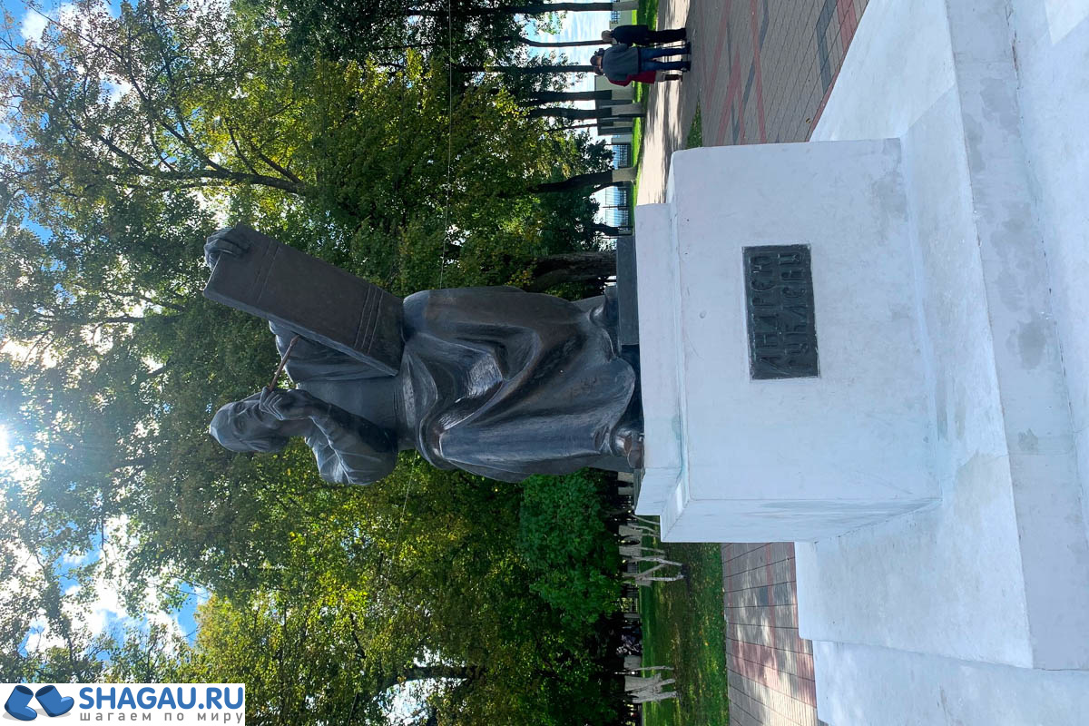 памятник Андрею Рублеву