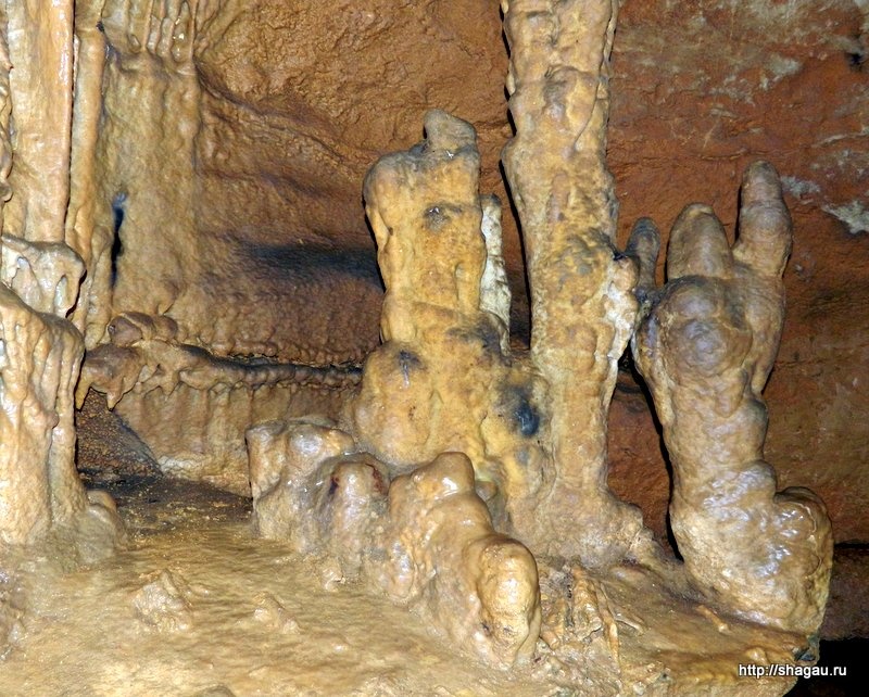 В пещере Геофизическая