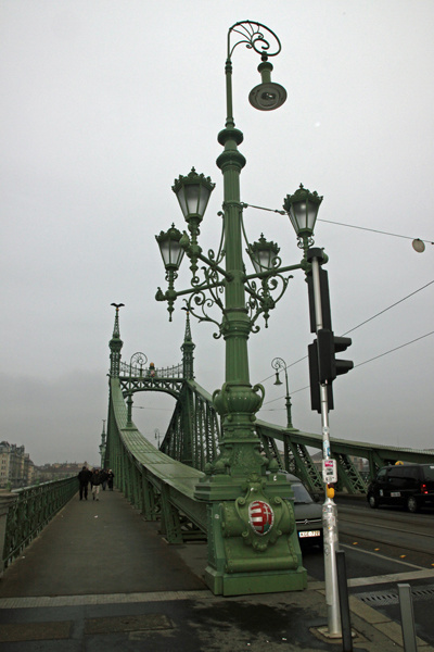 Маршрут по Будапешту день 3: прогулка по набережным Будапешта, венгерский Парламент, Геллерт и мост свободы фотография 27