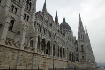 Маршрут по Будапешту день 3: прогулка по набережным Будапешта, венгерский Парламент, Геллерт и мост свободы фотография 7