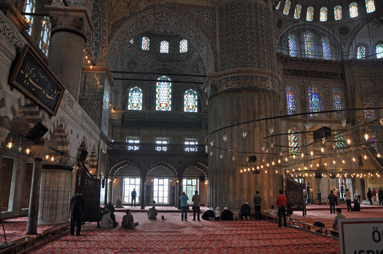 Третий день в Стамбуле: Святая София, Голубая мечеть, музей мозаики, Археологический музей фотография 9