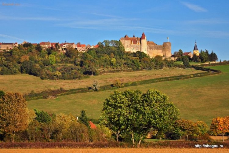 Замки Франции: Замок Шатонёф-ан-Осуа , Ch?teauneuf-en-Auxois фотография 1