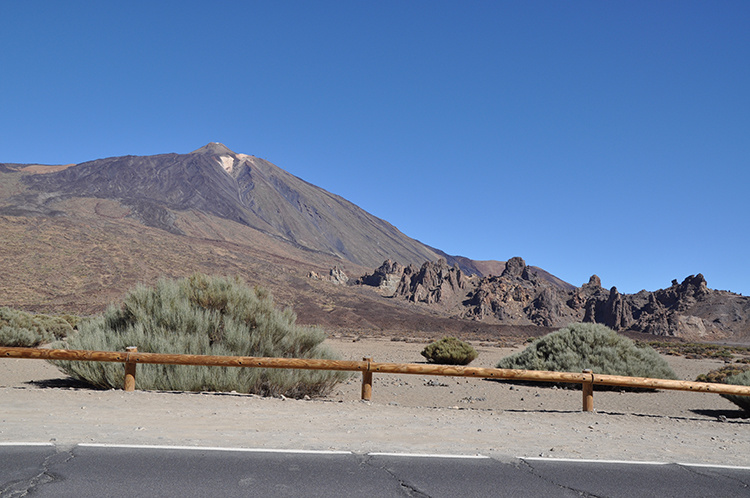 Вулкан Тейде или главный национальный парк Тенерифе: дорога на вулкан фотография 14