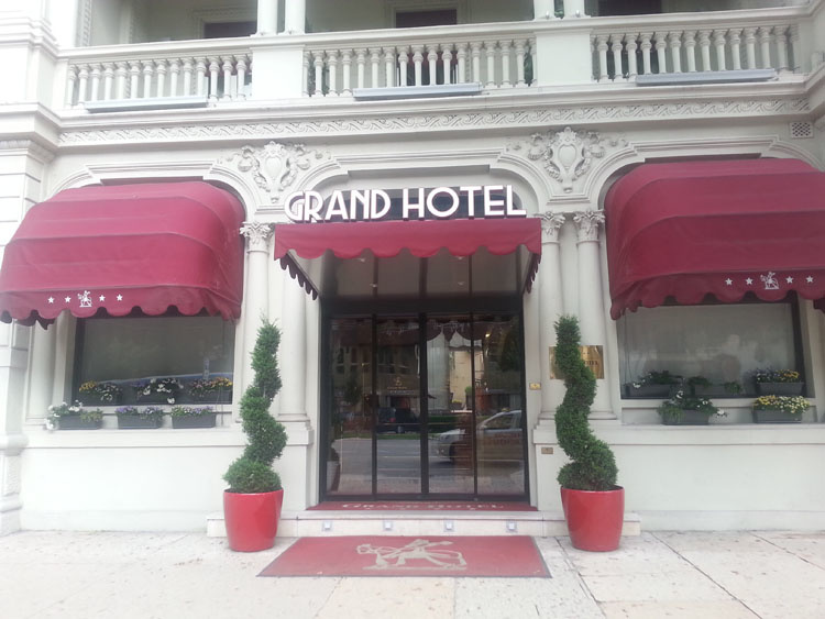 Grand Hotel Verona вход