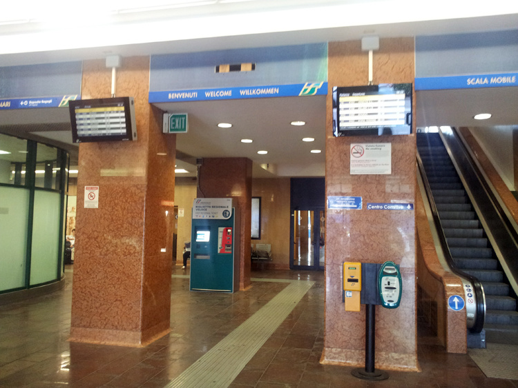 Железнодорожный вокзал Вероны Порто Нуова , Stazione Porta Nuova фотография 3