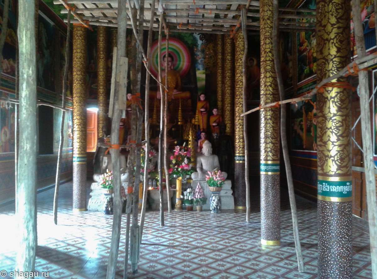 Внутри Wat leu