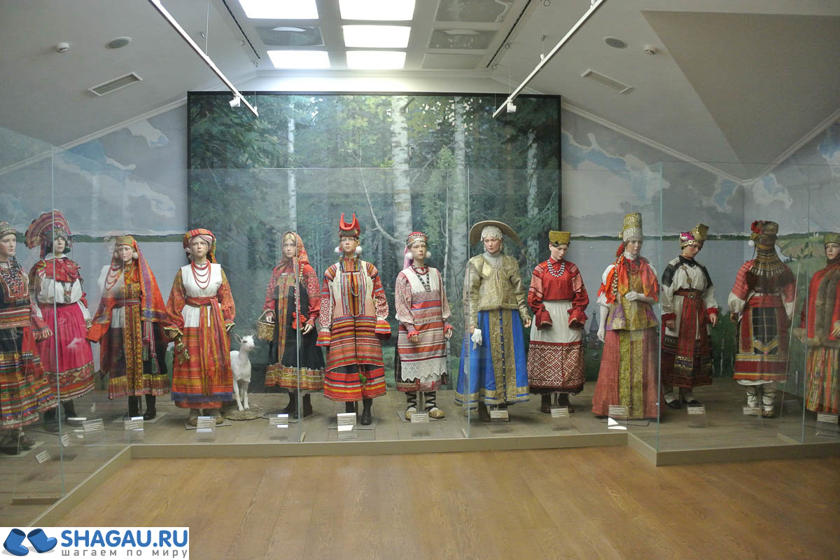 Музей сословий России в Москве, костюмы разных губерний 2