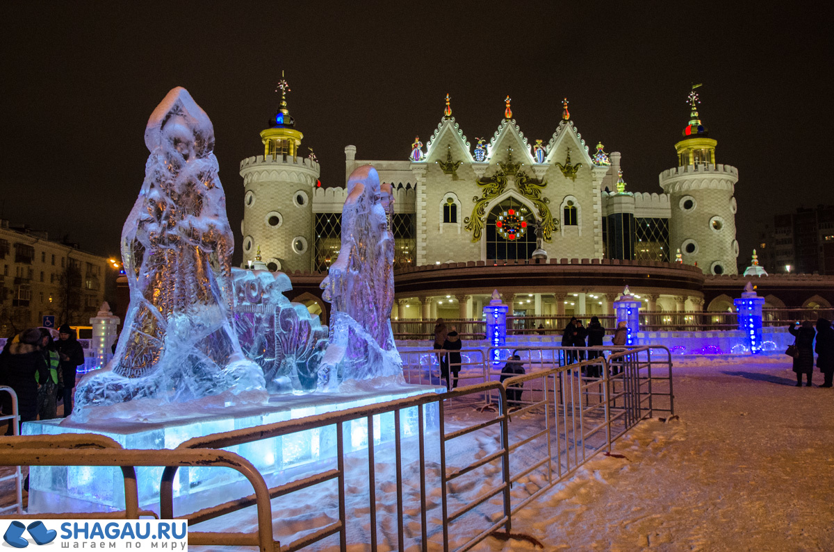 Новогодняя площадка около детского театра Казань
